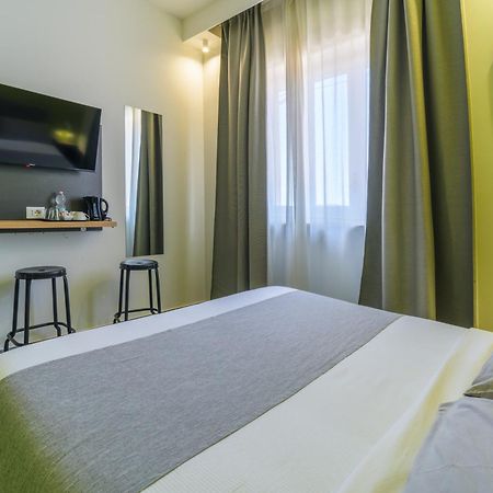 Room 65 卡塔尼亚 外观 照片